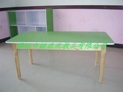 产品名称：绿色木质桌子